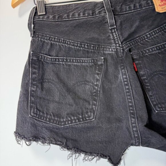 LEVI’S 501® ORIGINAL FIT HIGH RISE WOMEN'S SHORTS SIZE 26 - Picture 8 of 15